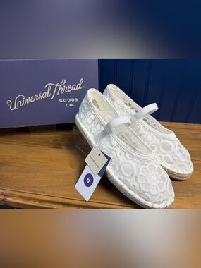 NWT Universal Thread Celia White Lace Mary Jane Espadrille Flats 6